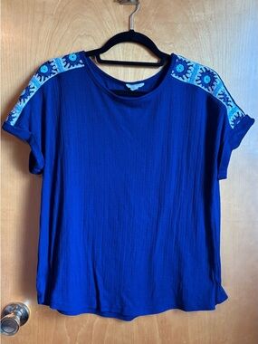 Como Blu Blue Ribbed Top XL Crochet Shoulder Detail Short Sleeve Casual Tee